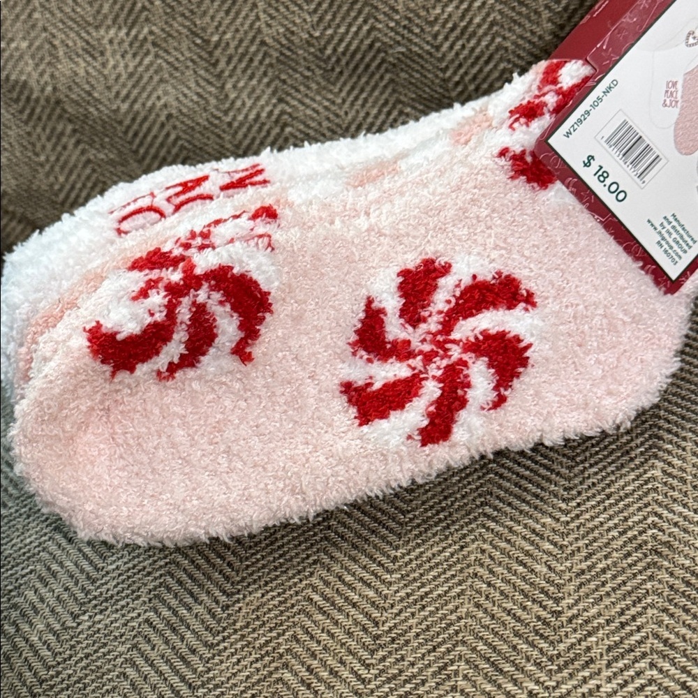 NWT Rae Dunn Christmas Holiday 4pk cozy White/Pink Cozy Socks Women’s Peace Love - Picture 5 of 6